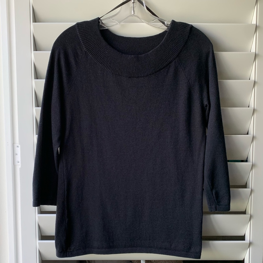 Gold Shimmer Black Sweater Cable & Gauge